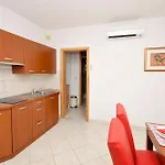 In Okrug Gornji 33036 Apartamento Trogir