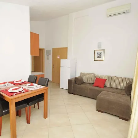 In Okrug Gornji 33036 Apartamento Trogir