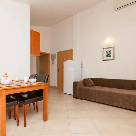 In Okrug Gornji 33036 Apartamento