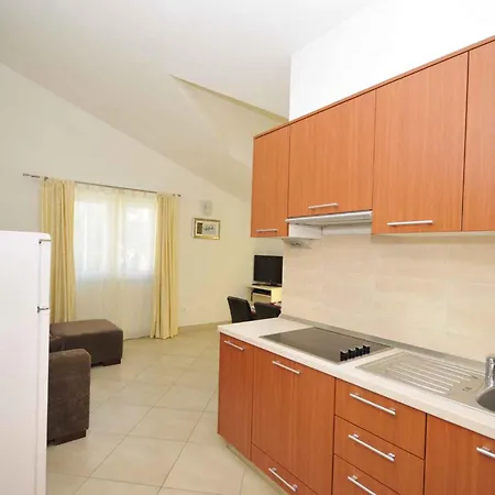 In Okrug Gornji 33036 Apartamento *